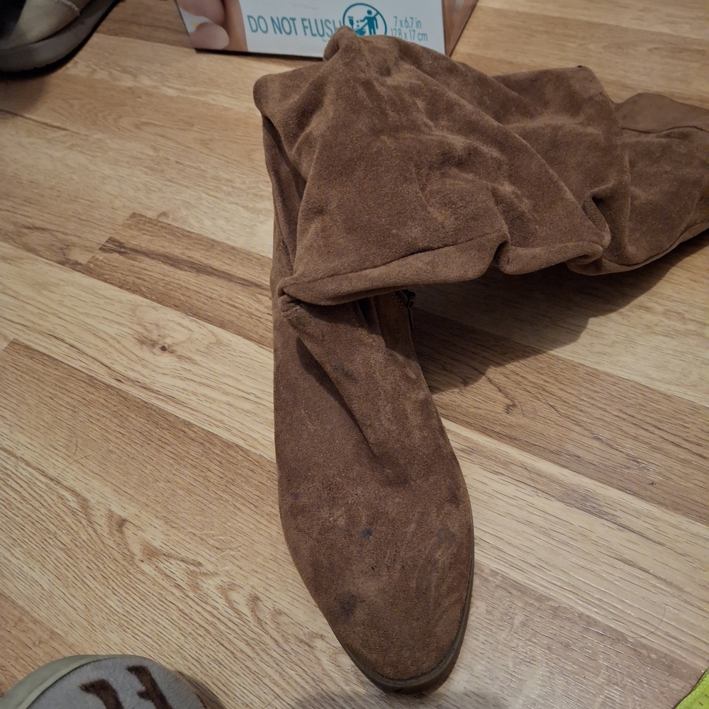 Chic Tan Suede Heeled Boots